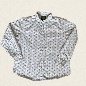Guess Men's Long Sleeve Polka Dot Button Down Shirt.